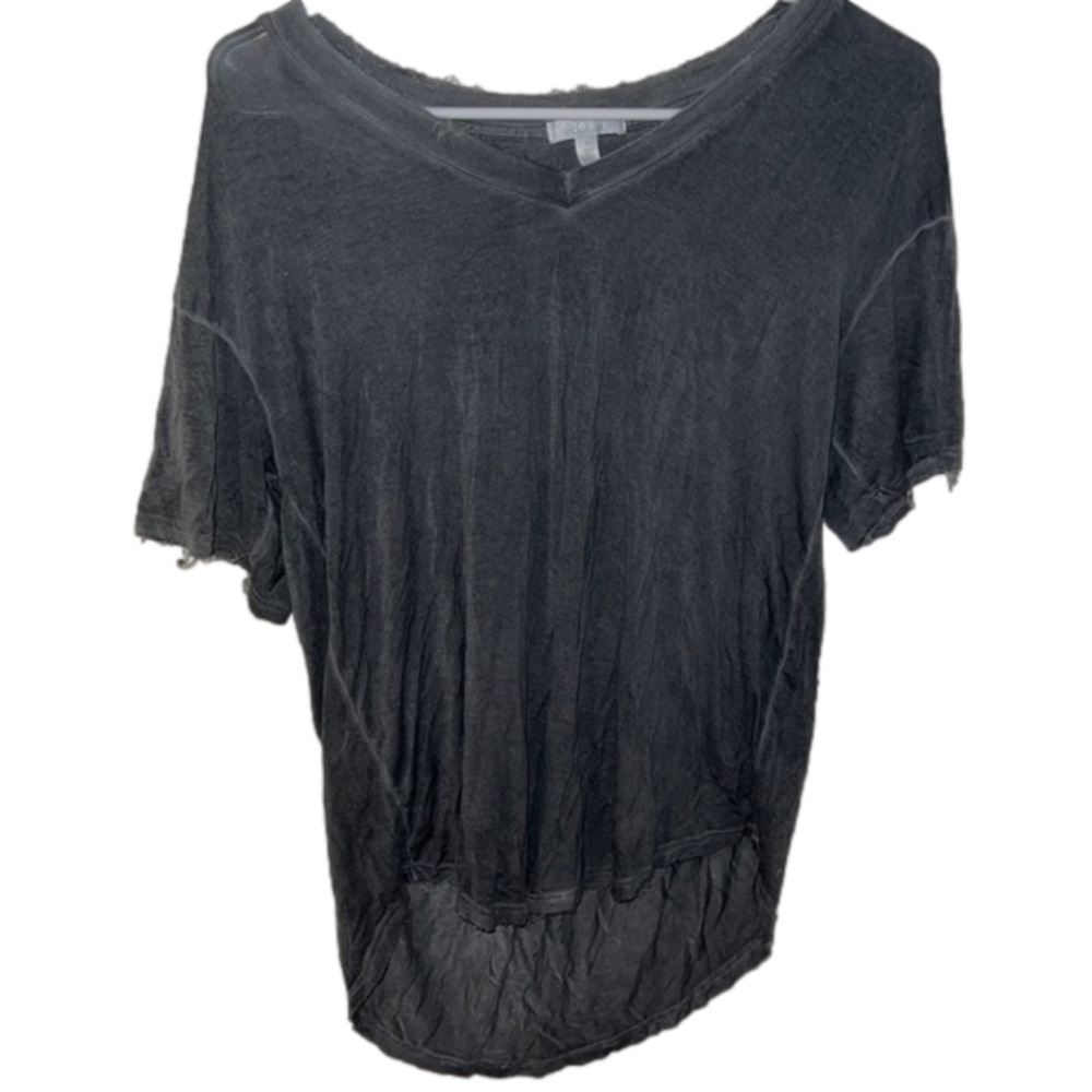 Soft and light abound small T-shirt with a low back